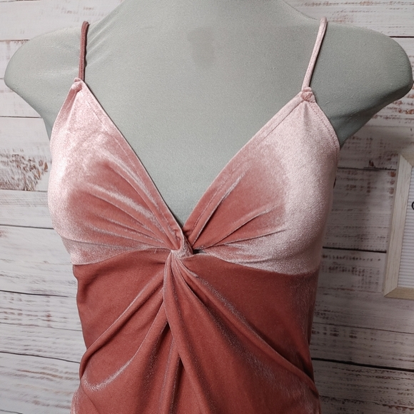 SOLD Topshop pink velvet twist front bodysuit 6 - Picture 3 of 12